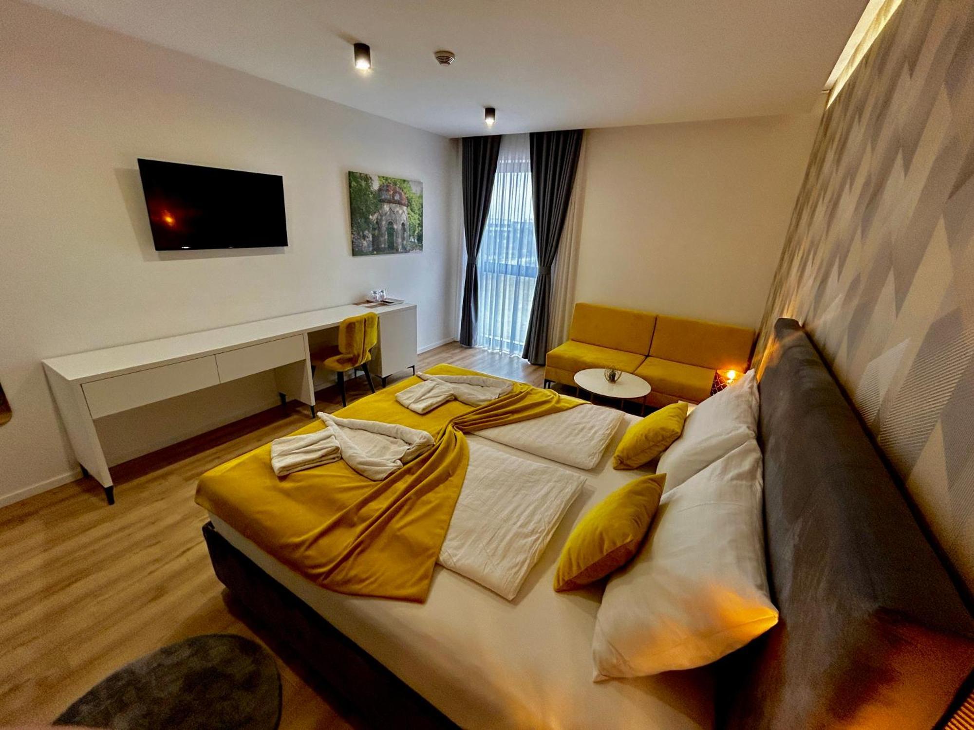 Hotel Gold Jet Bihać Esterno foto