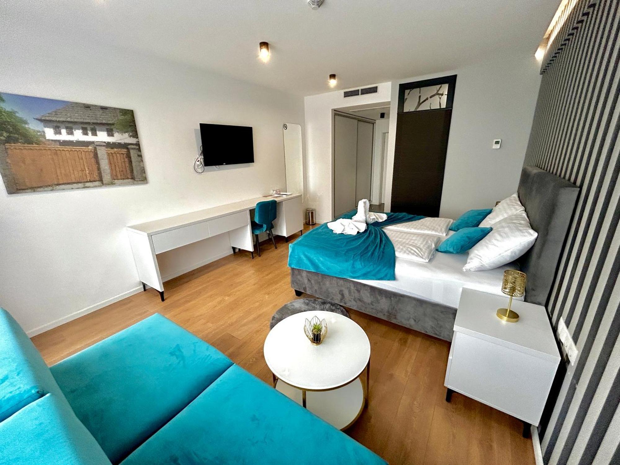 Hotel Gold Jet Bihać Esterno foto